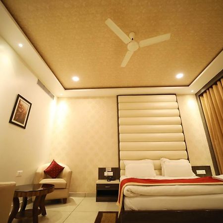 Hotel Panchsheel Ayodhya Екстер'єр фото