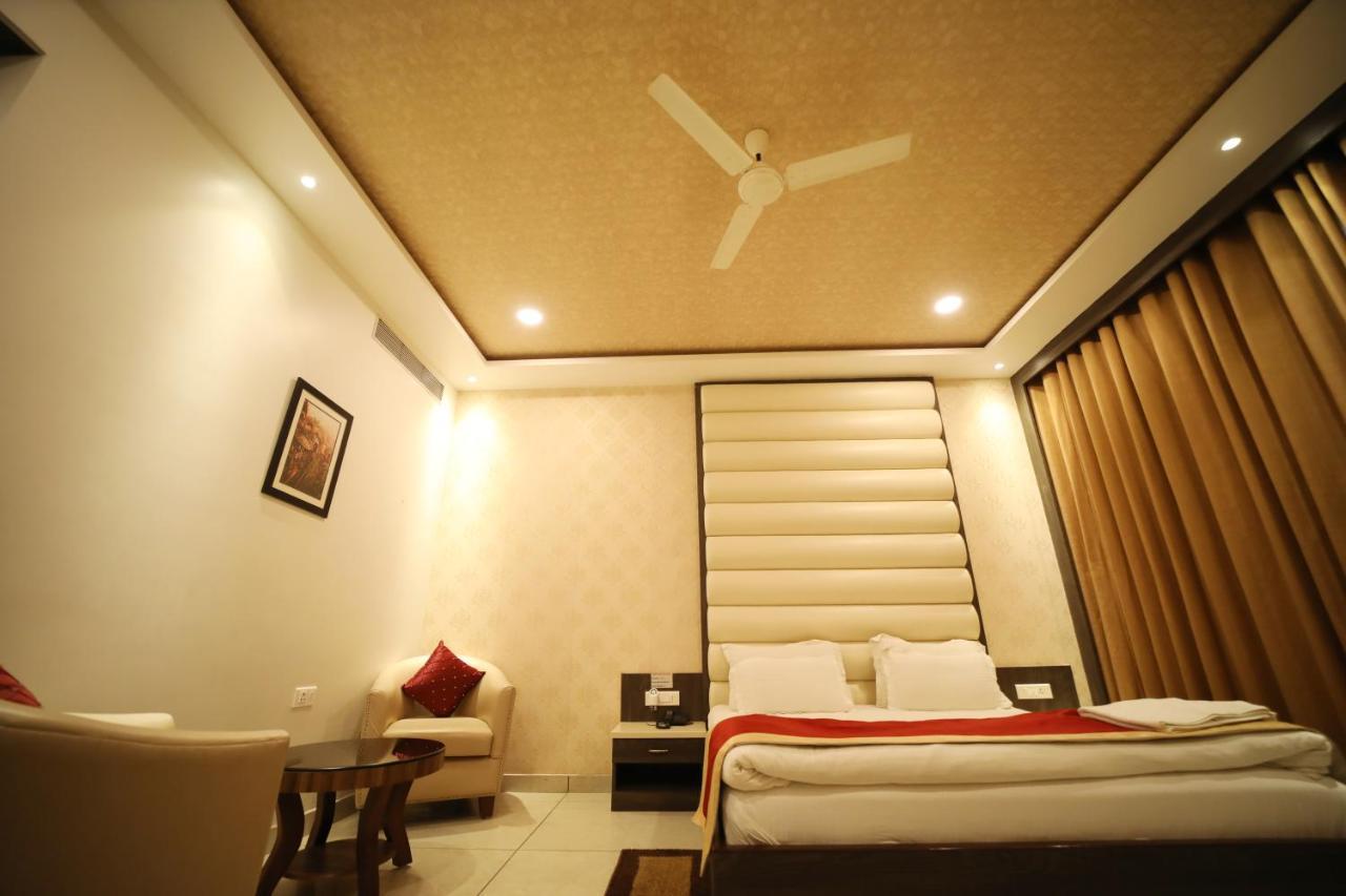 Hotel Panchsheel Ayodhya Екстер'єр фото