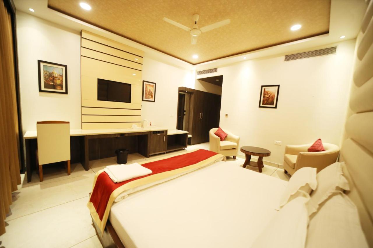 Hotel Panchsheel Ayodhya Екстер'єр фото