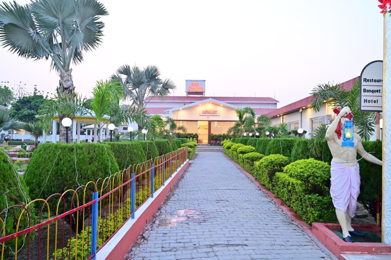 Hotel Panchsheel Ayodhya Екстер'єр фото