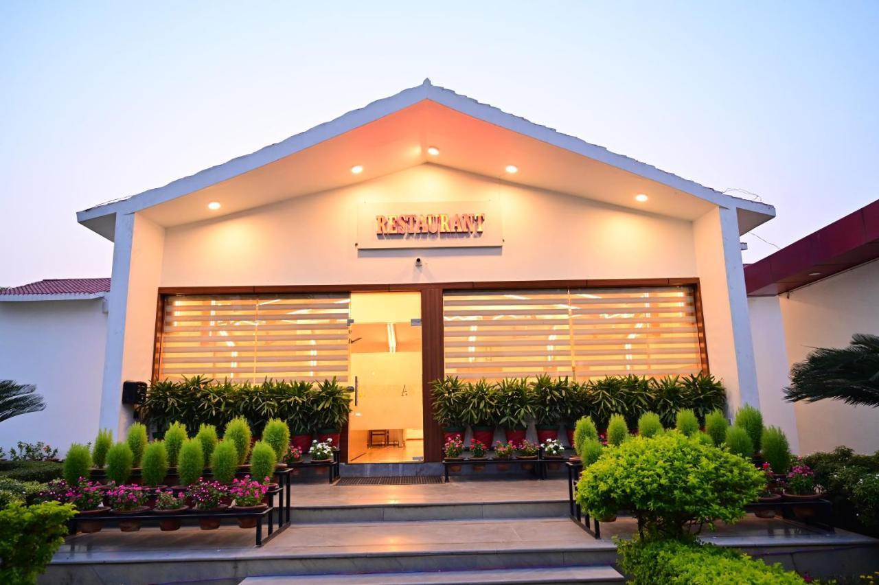 Hotel Panchsheel Ayodhya Екстер'єр фото