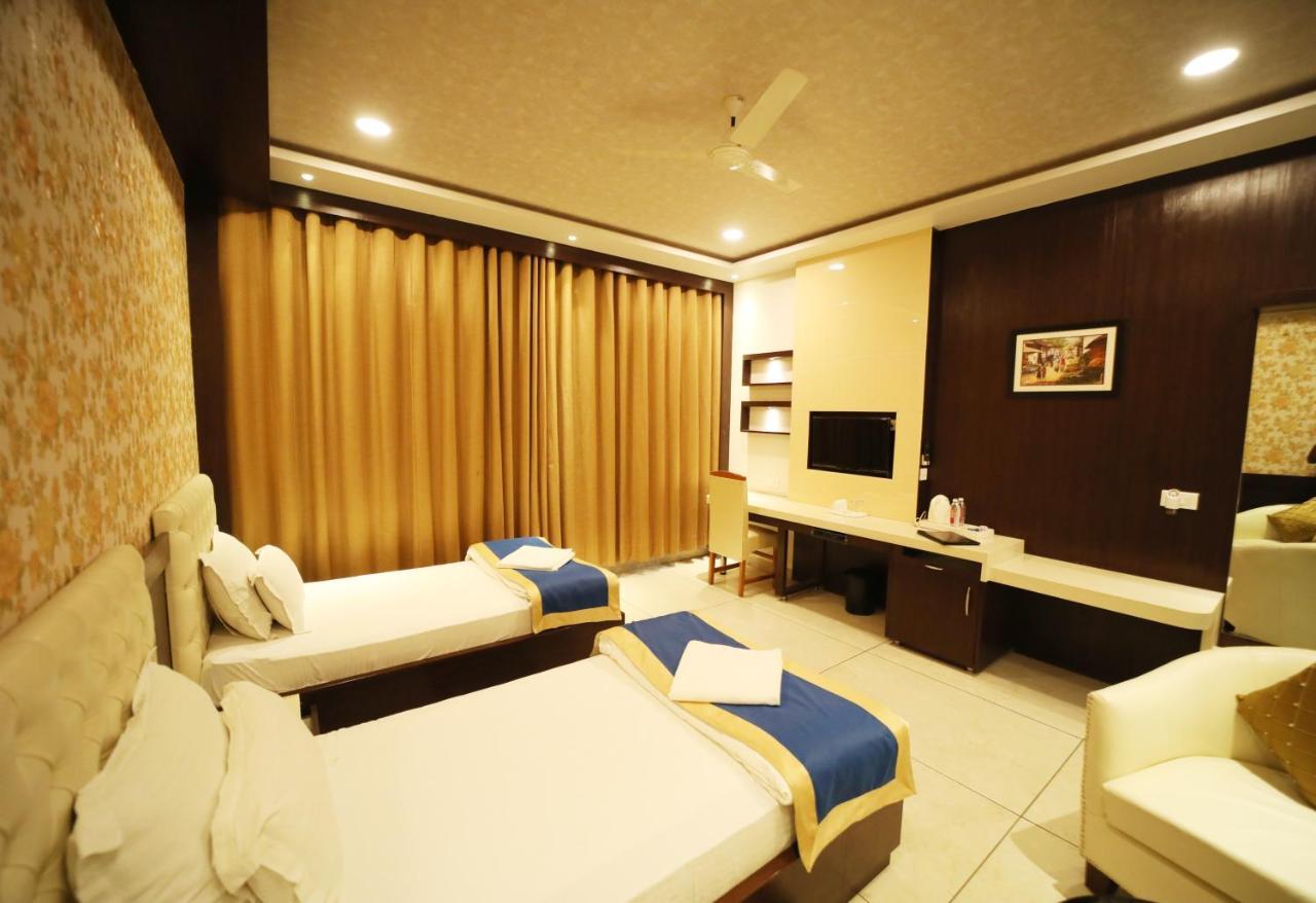 Hotel Panchsheel Ayodhya Екстер'єр фото